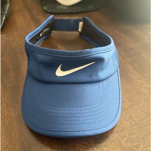 Nike Featherlight Dri-fit  Visor Hat Adjustable